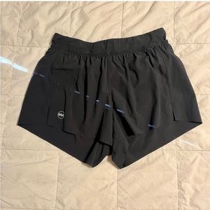 Janji 3” vent multi short- black